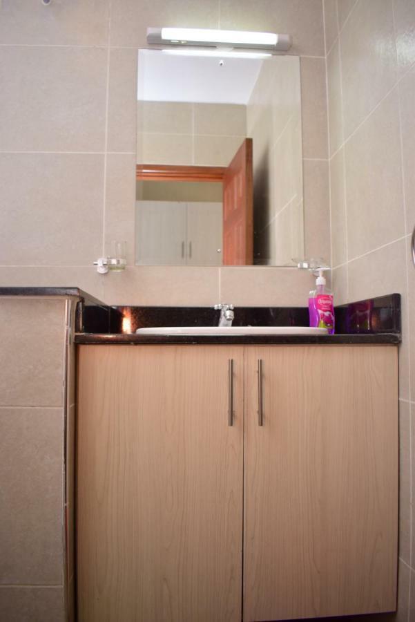 West Suites Ναϊρόμπι Εξωτερικό φωτογραφία